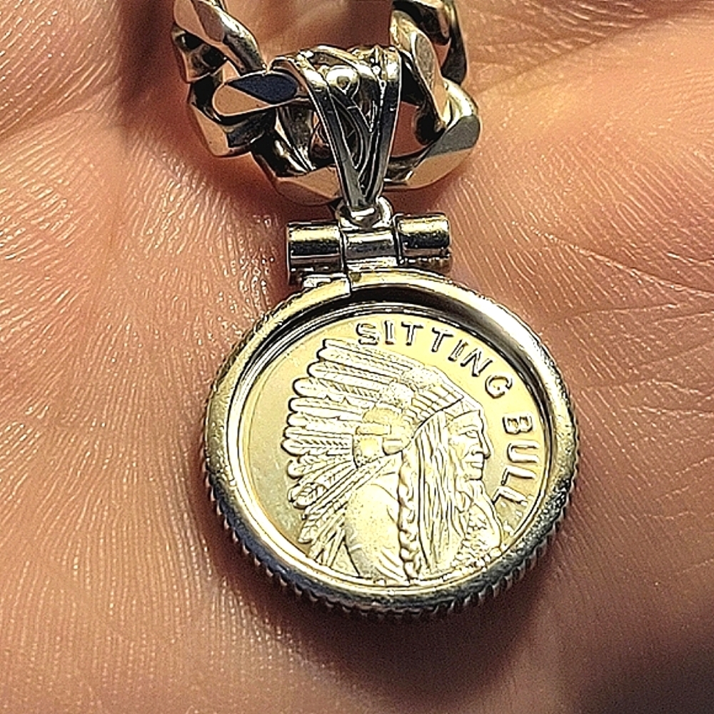 Sitting Bull Native American Round .999 Fine Silver Pendant 1g [1.3"x.5"] Unisex